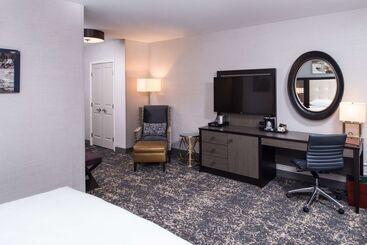 هتل Doubletree By Hilton Utica