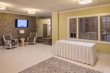 هتل Doubletree By Hilton Utica