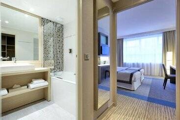 Golden Tulip Aix Les Bains   Hotel & Spa