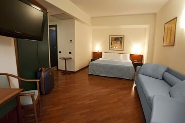 هتل Grande Albergo Maugeri