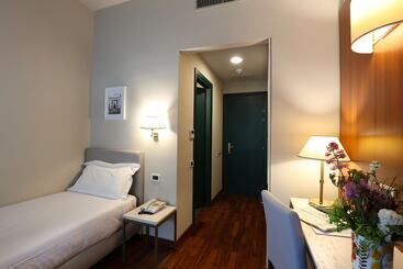 هتل Grande Albergo Maugeri