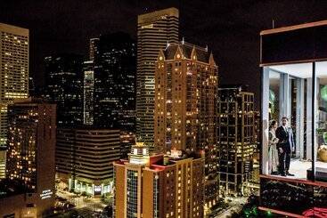 호텔 Hilton Americashouston