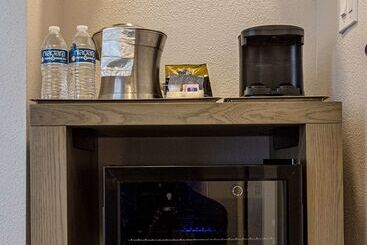 هتل Hilton Austin Airport