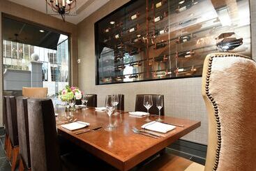 هتل Hilton Dallas/park Cities