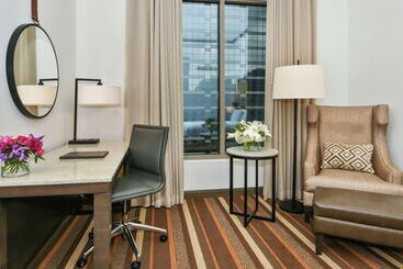 هتل Hilton Dallas/park Cities