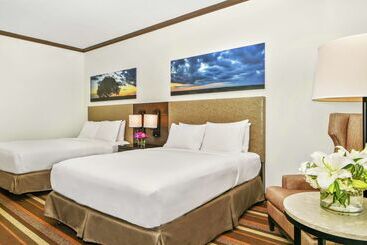هتل Hilton Dallas/park Cities