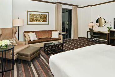 هتل Hilton Dallas/park Cities