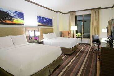هتل Hilton Dallas/park Cities