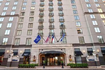 هتل Hilton Dallas/park Cities