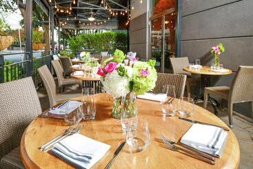 هتل Hilton Dallas/park Cities