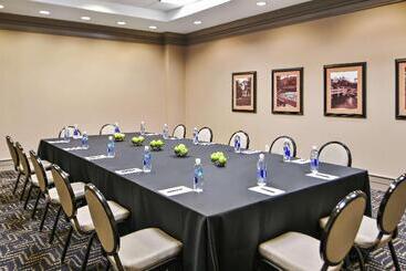 هتل Hilton Dallas/park Cities