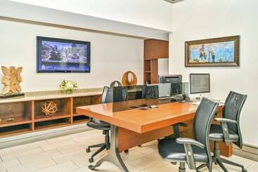 هتل Hilton Dallas/park Cities