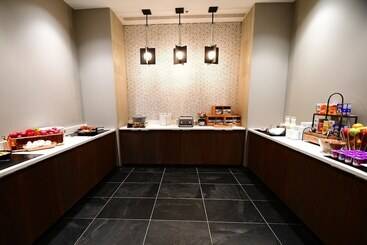 هتل Hilton Dallas/park Cities
