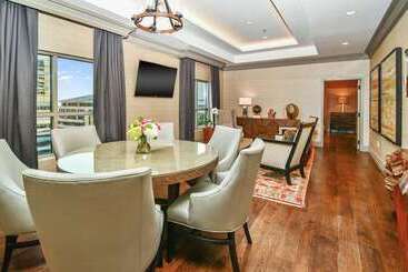 هتل Hilton Dallas/park Cities