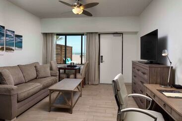 هتل Hilton Daytona Beach Oceanfront Resort