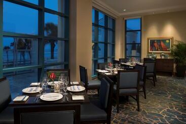 هتل Hilton Daytona Beach Oceanfront Resort