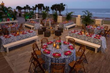 هتل Hilton Daytona Beach Oceanfront Resort