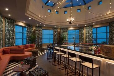 هتل Hilton Daytona Beach Oceanfront Resort