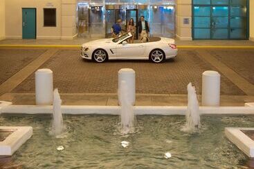 هتل Hilton Daytona Beach Oceanfront Resort