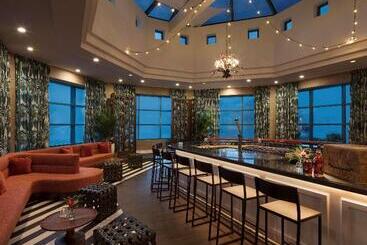 هتل Hilton Daytona Beach Oceanfront Resort