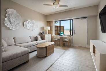 هتل Hilton Daytona Beach Oceanfront Resort