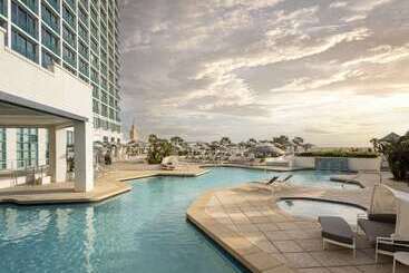 هتل Hilton Daytona Beach Oceanfront Resort