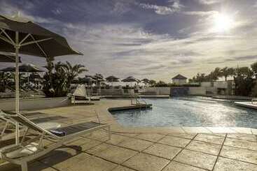 هتل Hilton Daytona Beach Oceanfront Resort