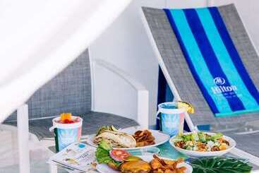 هتل Hilton Daytona Beach Oceanfront Resort