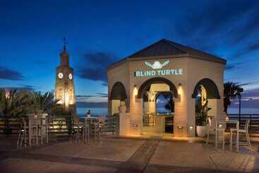 هتل Hilton Daytona Beach Oceanfront Resort