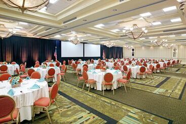 هتل Hilton Naples
