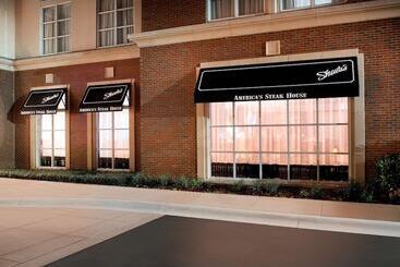 هتل Hilton University Of Florida Conference Center Gainesville