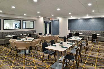 Holiday Inn Hotel & Suites Overland Park Convention Center By Ihg
