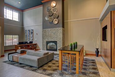 هتل Holiday Inn Milwaukee Airport, An Ihg