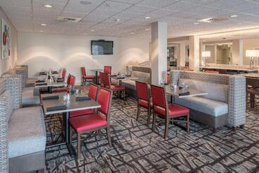 هتل Holiday Inn Express Spokane Airport, An Ihg