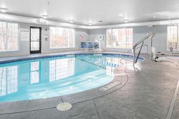 هتل Holiday Inn Express Spokane Airport, An Ihg