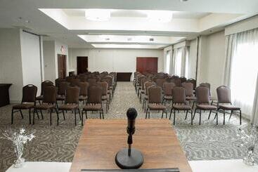 هتل Holiday Inn & Suites Raleigh Cary, An Ihg