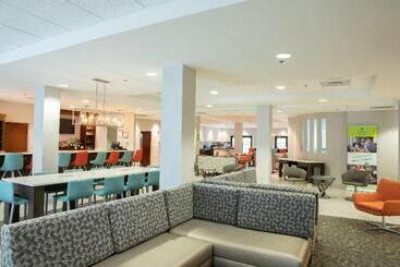 هتل Holiday Inn & Suites Raleigh Cary, An Ihg