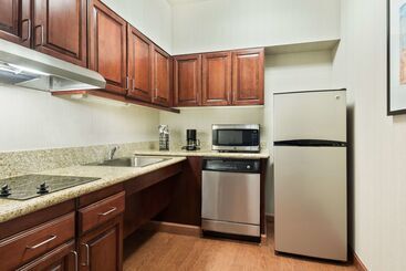 هتل Homewood Suites By Hilton Baton Rouge