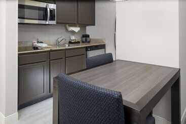 هتل Homewood Suites By Hilton Columbia