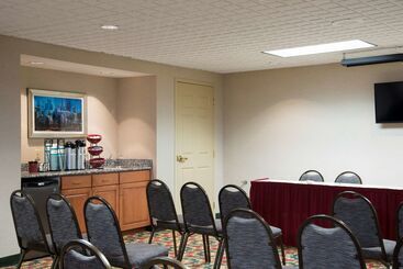 هتل Homewood Suites By Hilton Columbus/airport