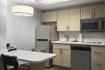 هتل Homewood Suites By Hilton Columbus/airport