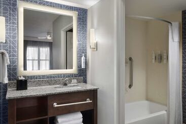 هتل Homewood Suites By Hilton Columbus/airport