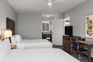 هتل Homewood Suites By Hilton Columbus/airport