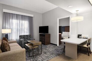 هتل Homewood Suites By Hilton Columbus/airport