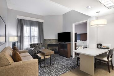 هتل Homewood Suites By Hilton Columbus/airport