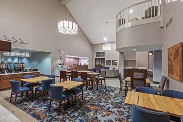 هتل Homewood Suites By Hilton Greensboro
