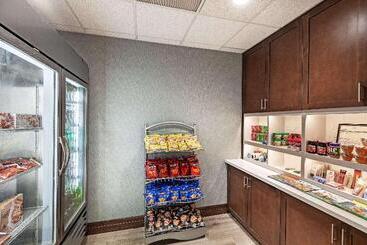 هتل Homewood Suites By Hilton Greensboro