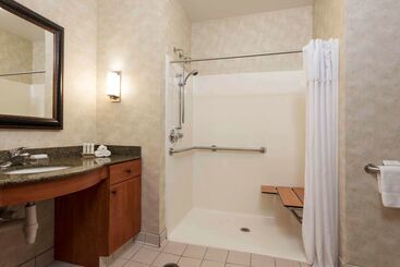 هتل Homewood Suites By Hilton Indianapolisairport/plainfield