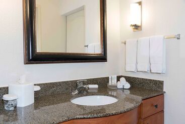 هتل Homewood Suites By Hilton Indianapolisairport/plainfield
