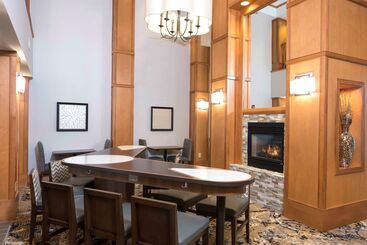 هتل Homewood Suites By Hilton Indianapolisairport/plainfield